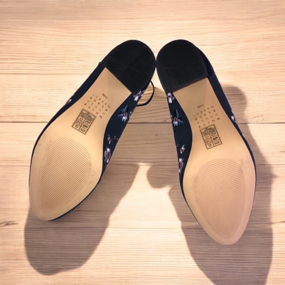 WHBM Bethany Embroidered Suede Block Heels size 10 - Picture 7 of 9